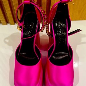versace platfor shoes never worn brand new